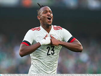 WATCH: Michy Batshuayi's stunn...